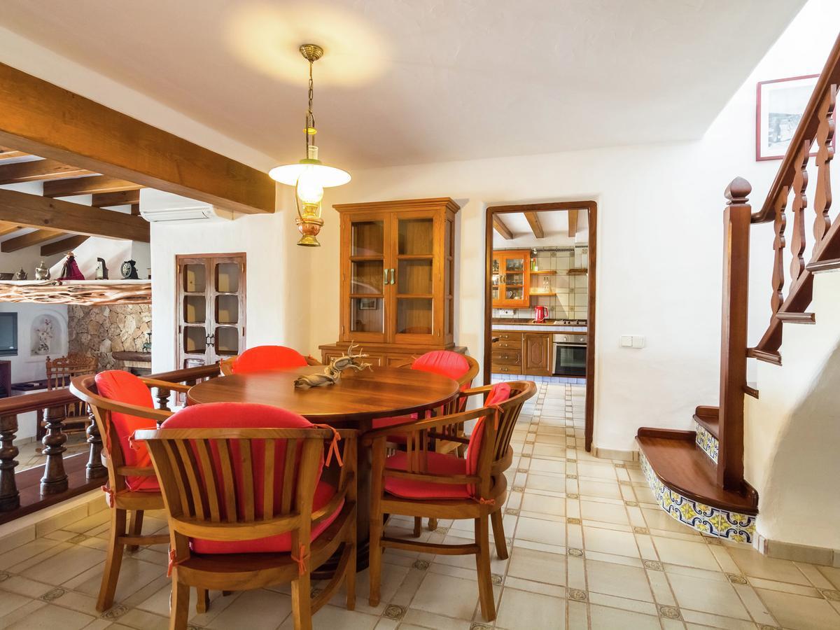 Cozy Holiday Home In Santa Eularia Des Riu With Private Pool מראה חיצוני תמונה